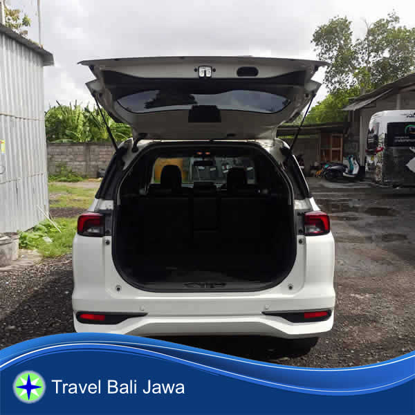 Ruang Bagasi Toyota Avanza Carter Mobil Denpasar Surabaya Jawa Timur.