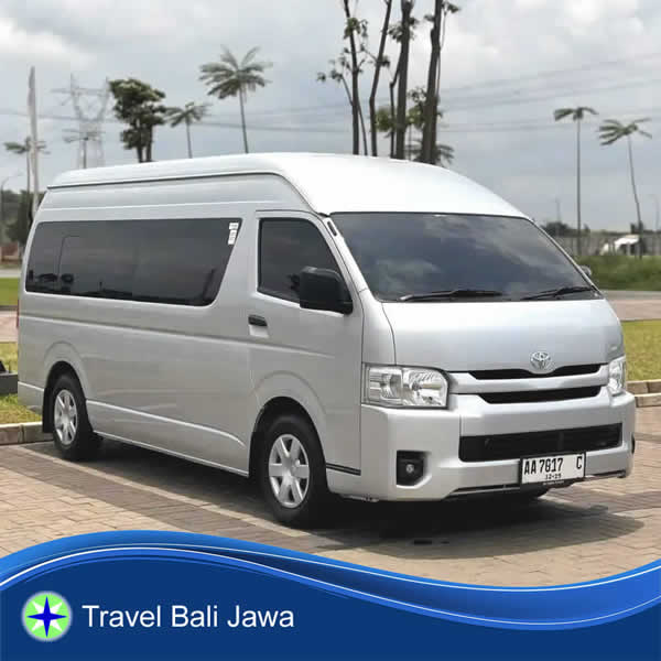 Toyota Hiace Travel Denpasar Surabaya Jawa Timur.