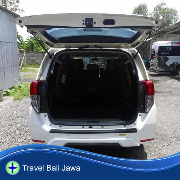 Ruang Bagasi Toyota Innova Carter Mobil Denpasar Surabaya Jawa Timur.